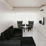 Vesiroos Apartment - Free Parking * Parnu