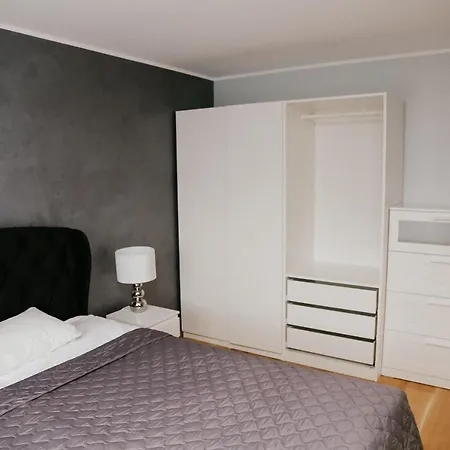 Vesiroos - Free Parking * 派尔努