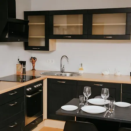 Vesiroos - Free Parking Apartman