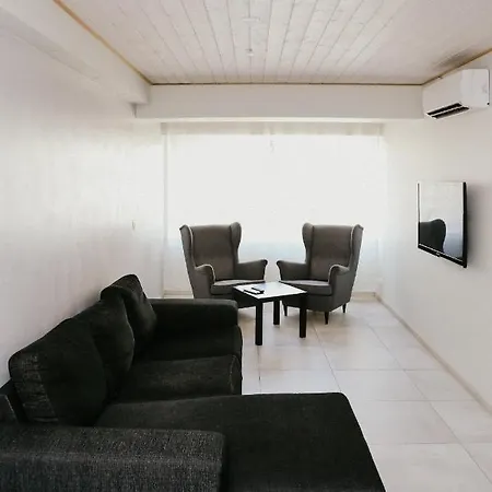 Vesiroos - Free Parking * 派尔努