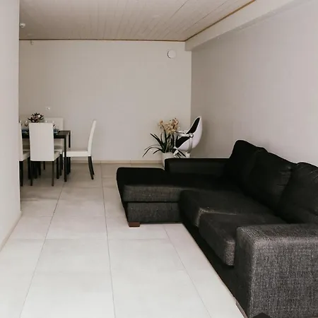 Vesiroos - Free Parking * 派尔努