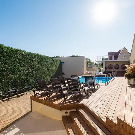 Vesiroos - Free Parking Apartman