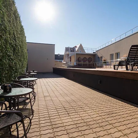 Vesiroos - Free Parking Apartman Pärnu