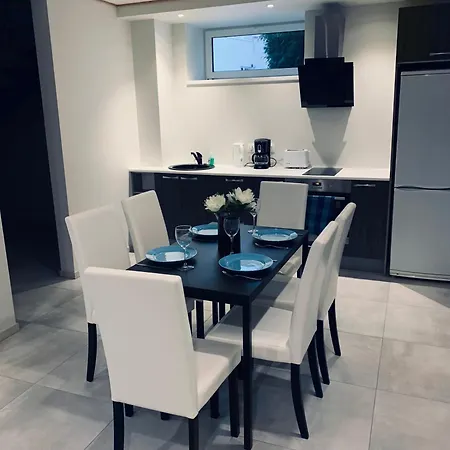 Vesiroos - Free Parking Διαμέρισμα Παρνού