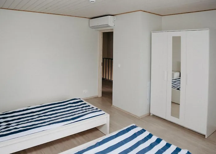 Vesiroos - Free Parking * Παρνού